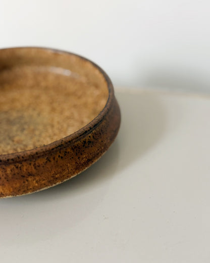 Plat en céramique Ego Stengods par Bruno Karlsson