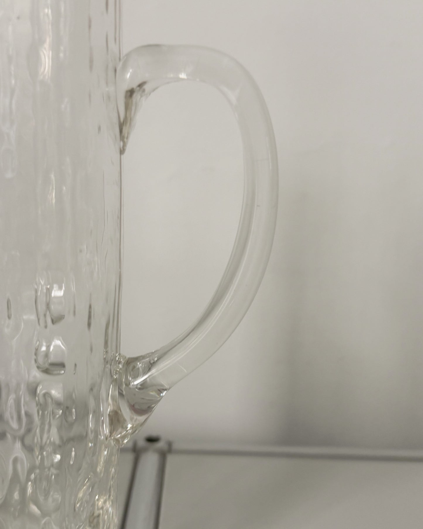 Carafe en verre brutaliste années 70