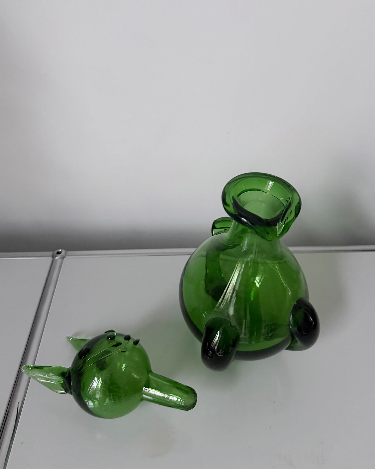 Pichet chat en verre Empoli attribué à Gio Ponti 1960