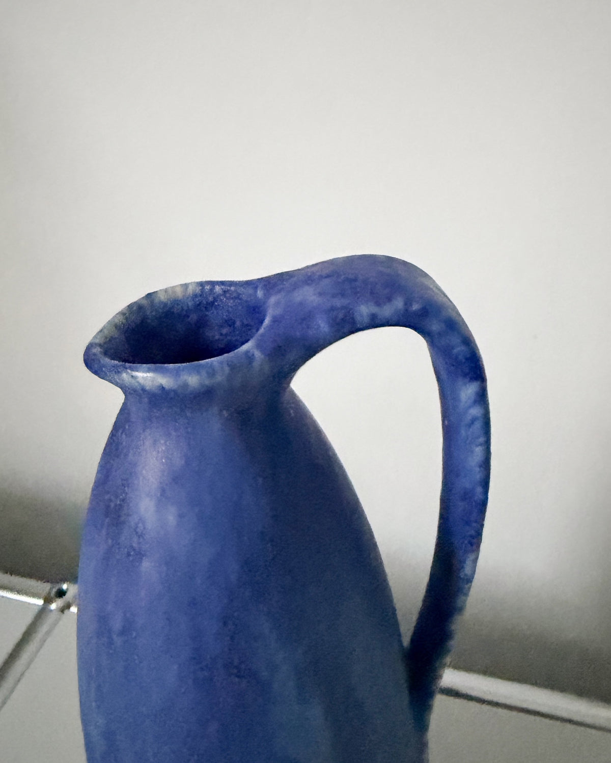 Vase pichet en céramique allemande bleue 1970