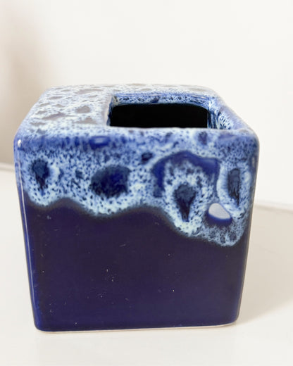 Petit vase cubique en céramique bleue Afina Rijnsburg