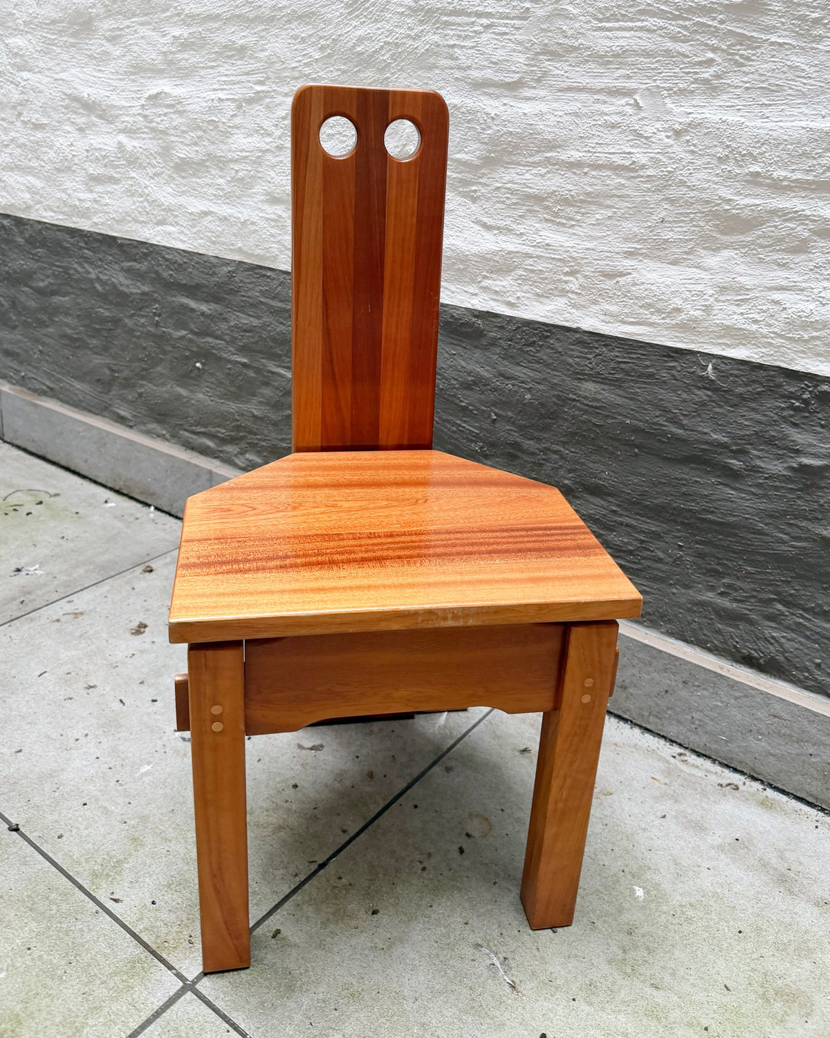 Chaise constructiviste hollandaise en bois massif