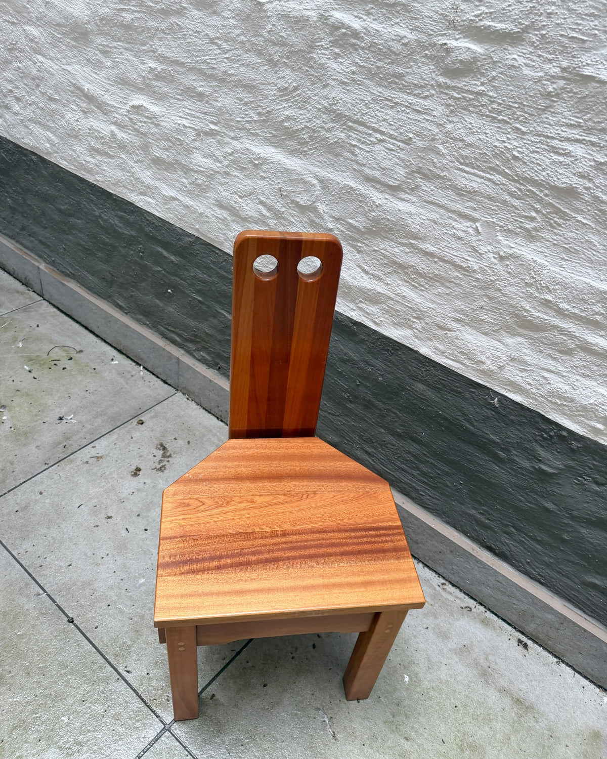 Chaise constructiviste hollandaise en bois massif