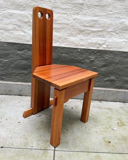 Chaise constructiviste hollandaise en bois massif