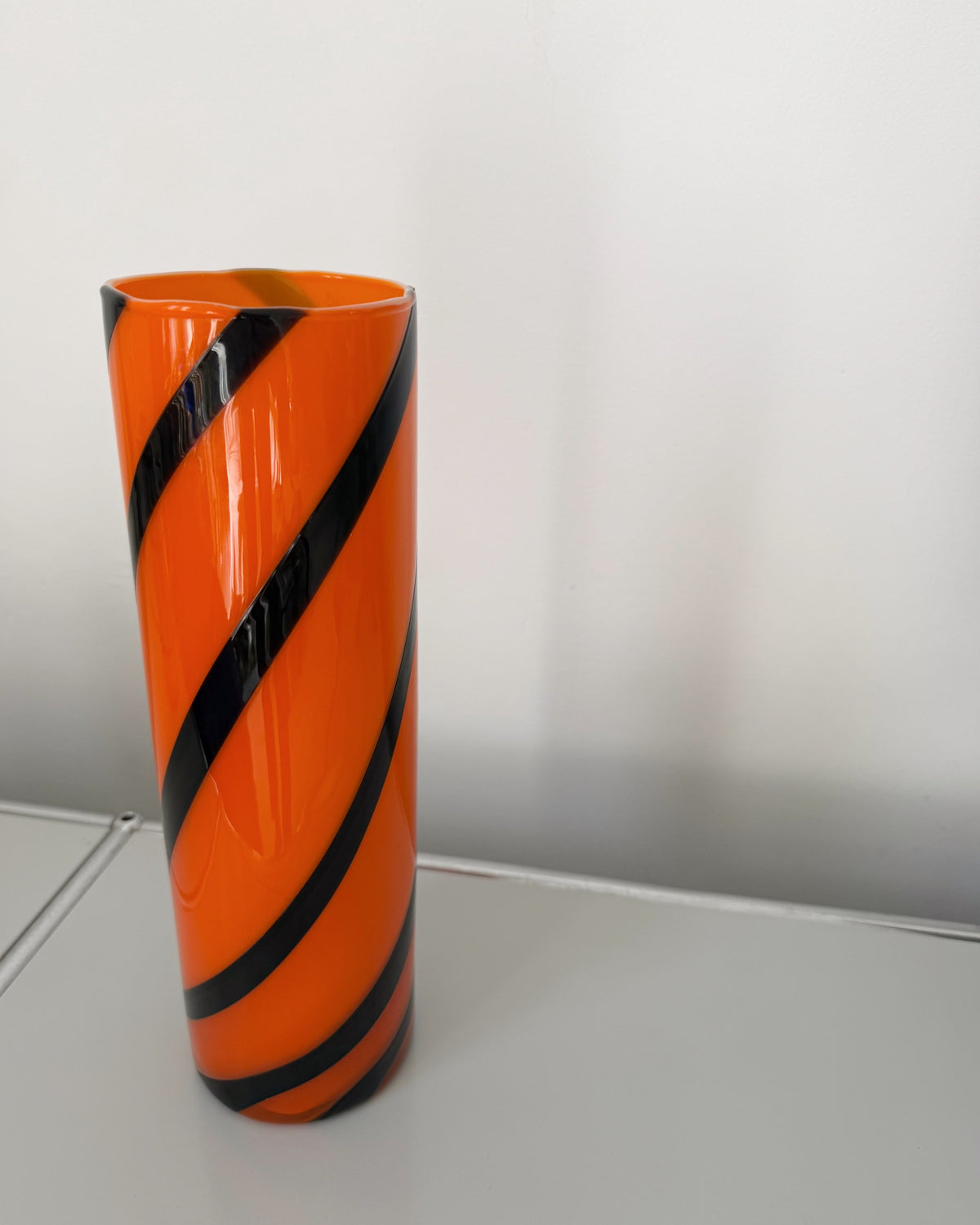 Vase en oplaine Carlo Moretti Orange et noir 1970