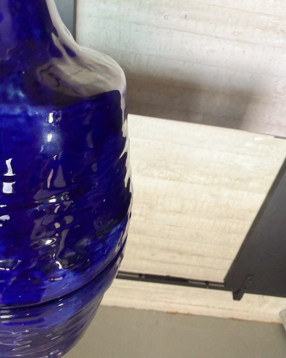 Vase en céramique bleu cobalt 1970