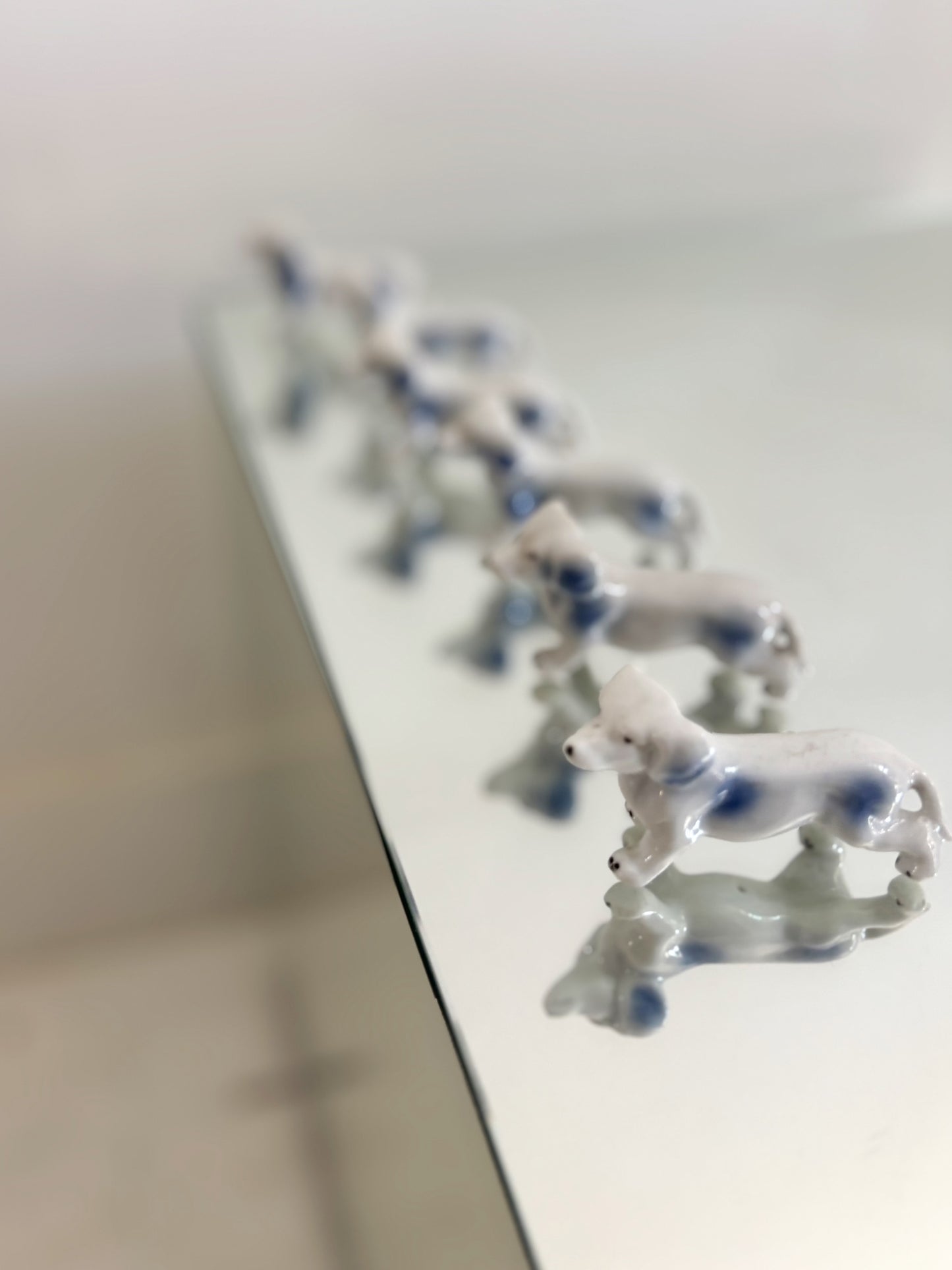 Ensemble de portes couteaux chien en porcelaine