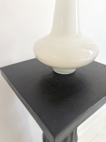 Graphic vase in white opaline