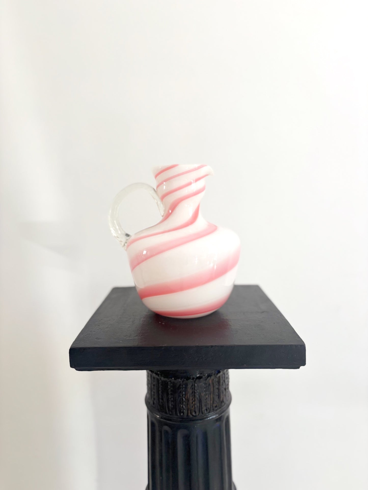 White Empoli opaline vase with pink spiral