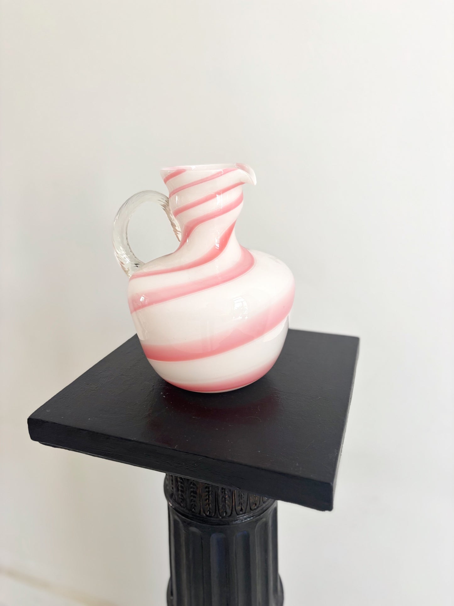 White Empoli opaline vase with pink spiral