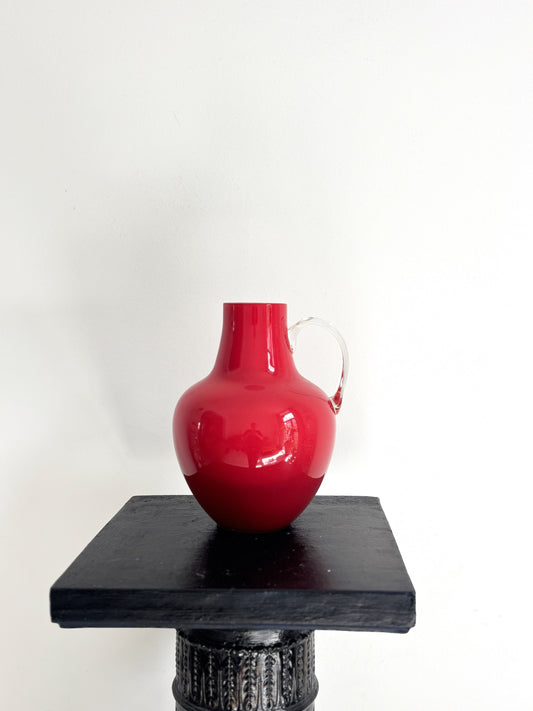 Vase en opaline d'Empoli rose framboise