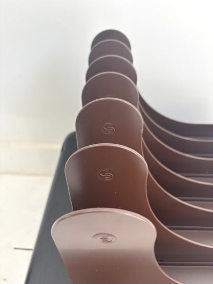 Schweizer Design brown plastic record holder