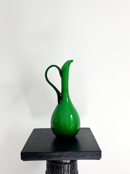 Vase, pichet en opaline d'Empoli vert gazon.