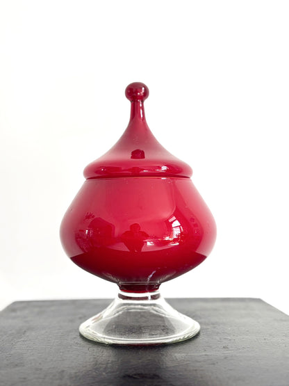 Bonbonnière en opaline rouge profond