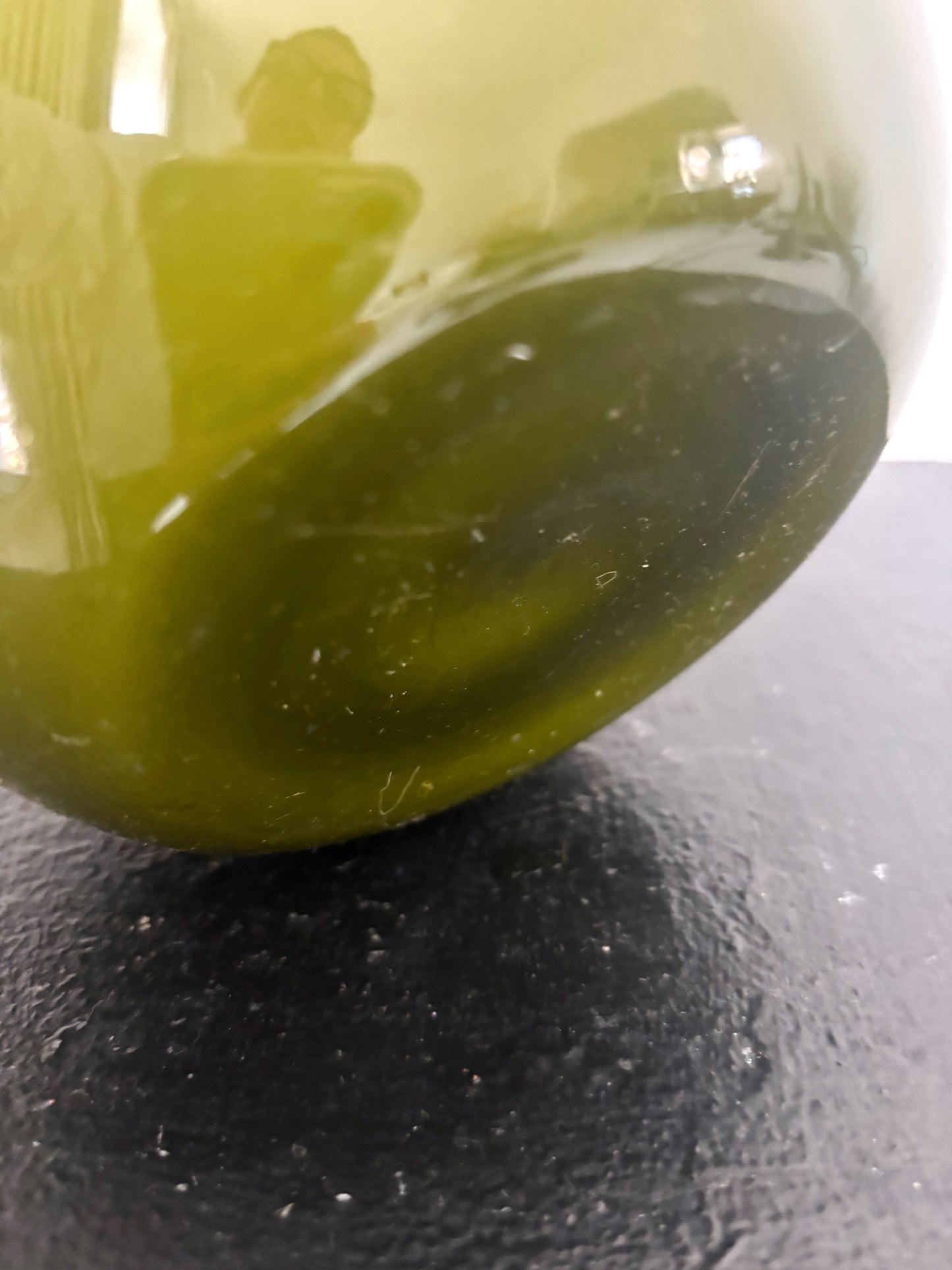 Bouteille vert Olive en opaline d'Empoli