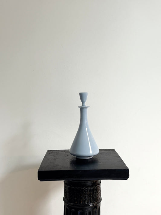 Bouteille en opaline française mauve pale