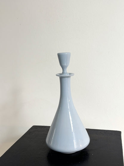 Bouteille en opaline française mauve pale
