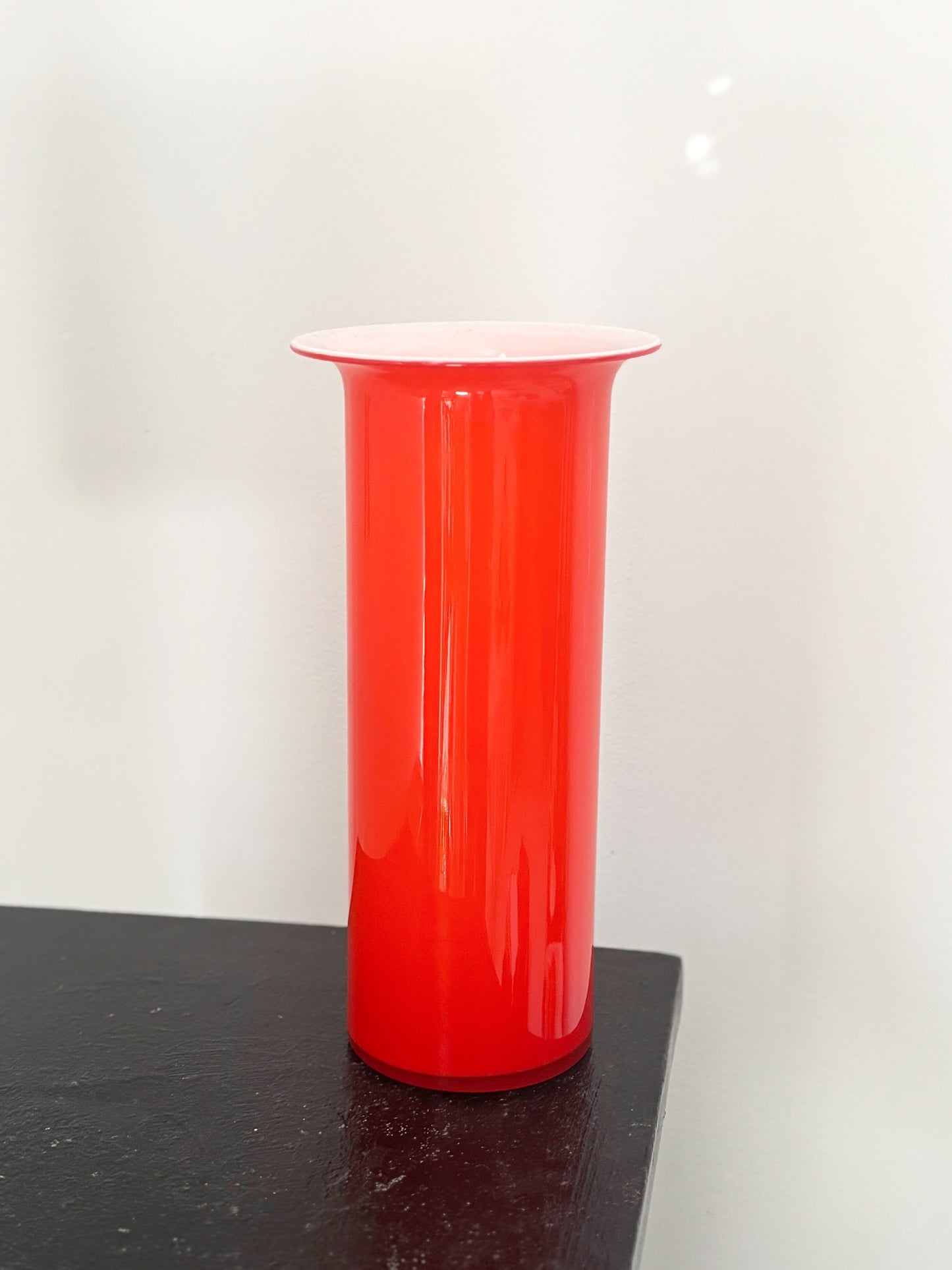 Vase en opaline rouge Holmegaard
