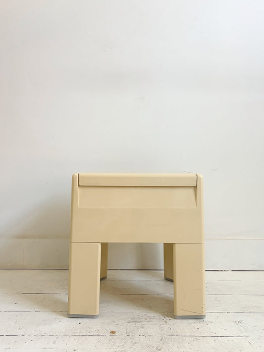 Tabouret de rangement design Olaf Von Bohr pour GEDY