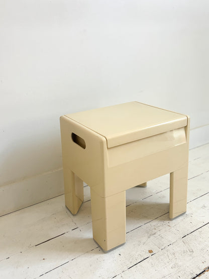 Tabouret de rangement design Olaf Von Bohr pour GEDY