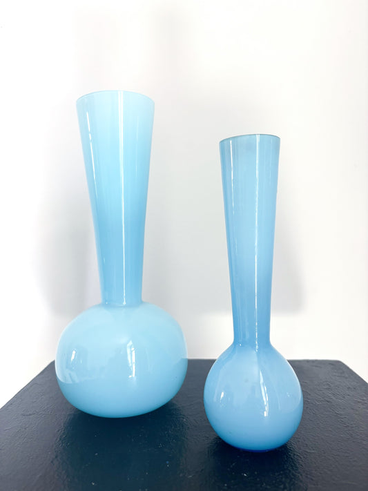 Paire de vases bleus en opaline Empoli