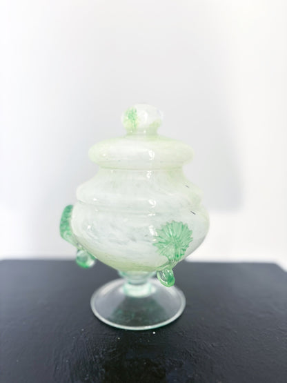 Bonbonnière verte en opaline Murano