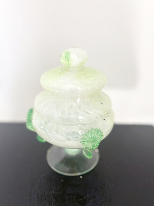 Bonbonnière verte en opaline Murano