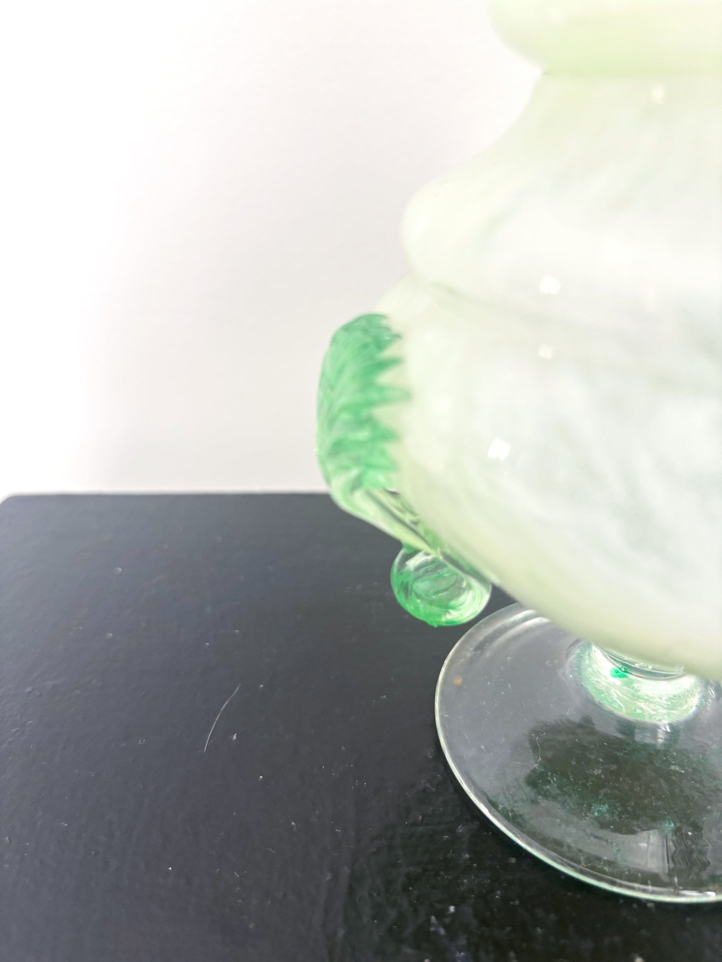 Bonbonnière verte en opaline Murano