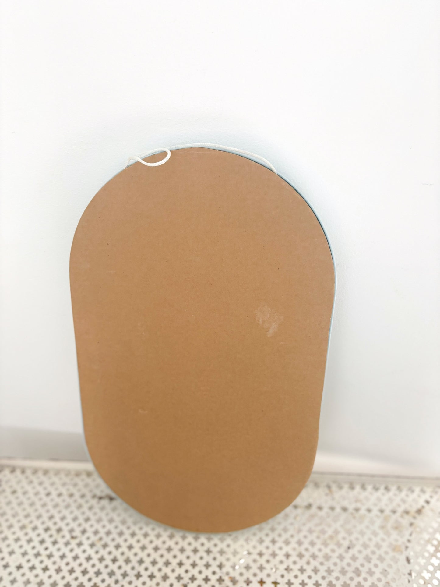 Miroir ovale encadrement en plastique bleu ciel