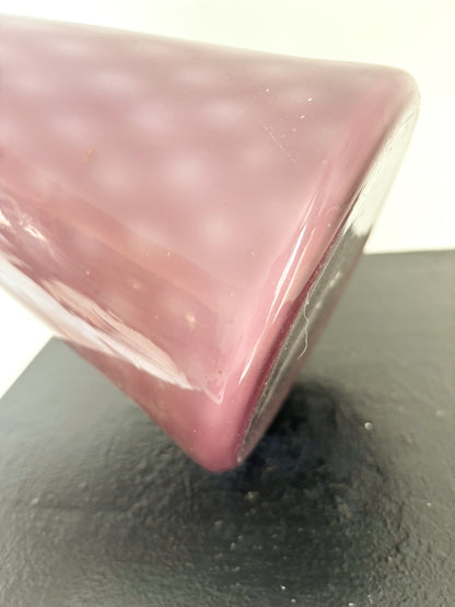 Bouteille en opaline mauve