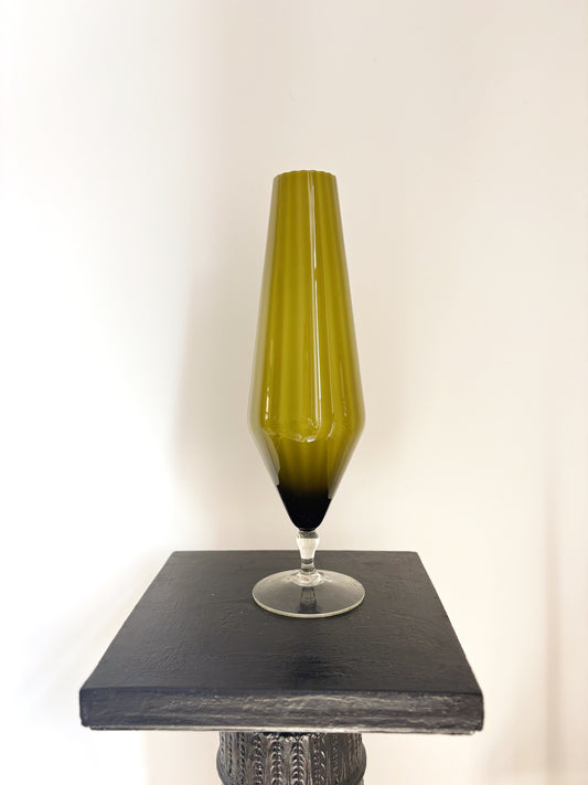 Haut vase en opaline vert olive